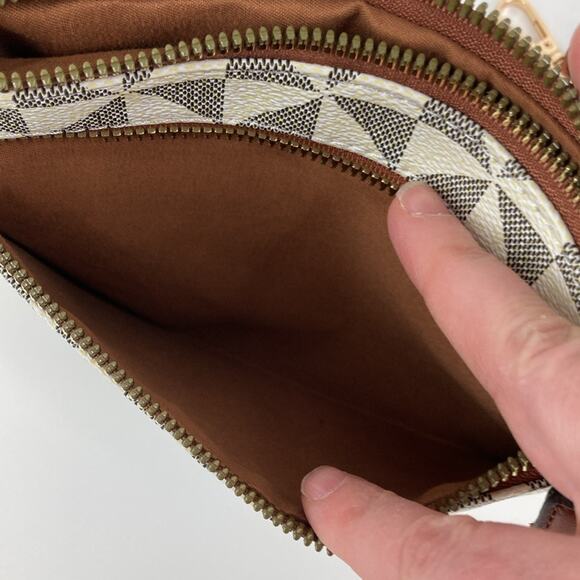 Charis Ma Womens Printed Black White Brown Crossbody Bag Wristlet New 8.5 x 6 - Picture 8 of 13